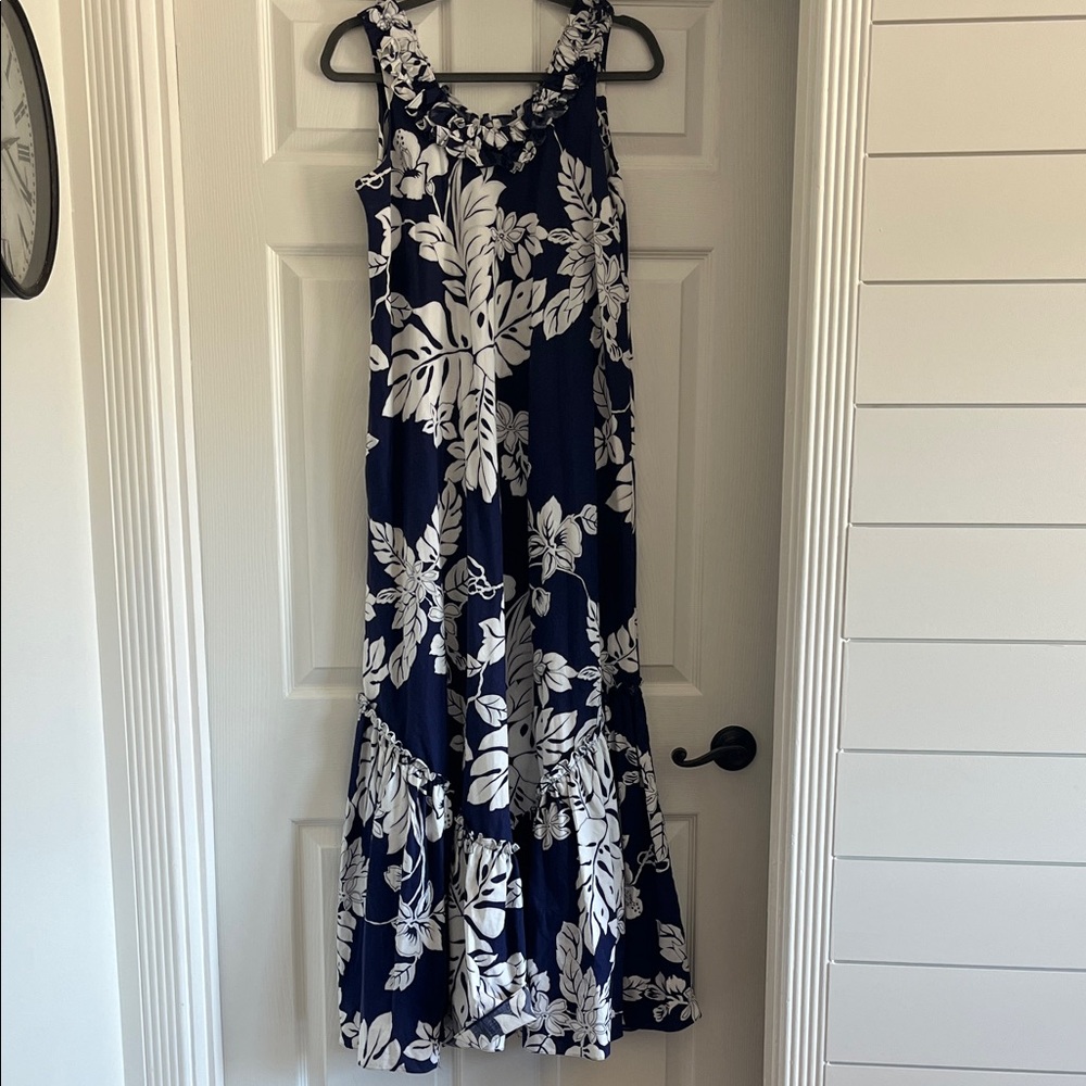Hilo Hattie Navy and White Floral Maxi Dress